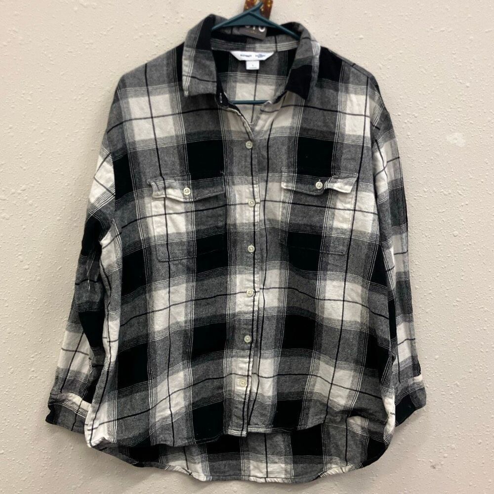 Old navy the boyfriend shirt black & white plaid button down long sleeve large 7